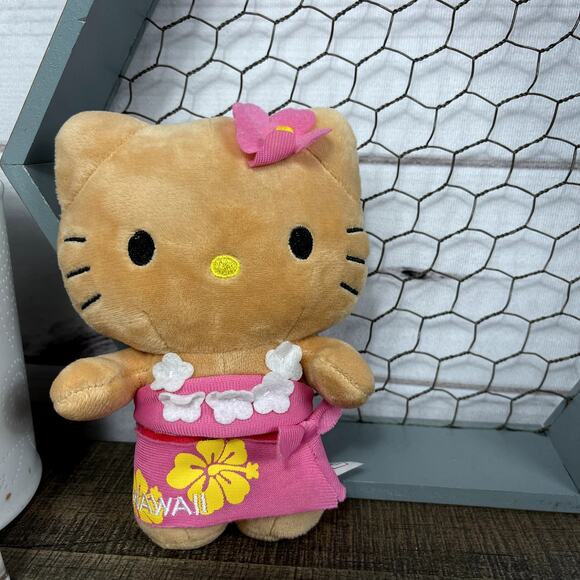 Hawaii Limited Edition Hello Kitty 6" Plush Sanrio 2018 - Picture 5 of 5